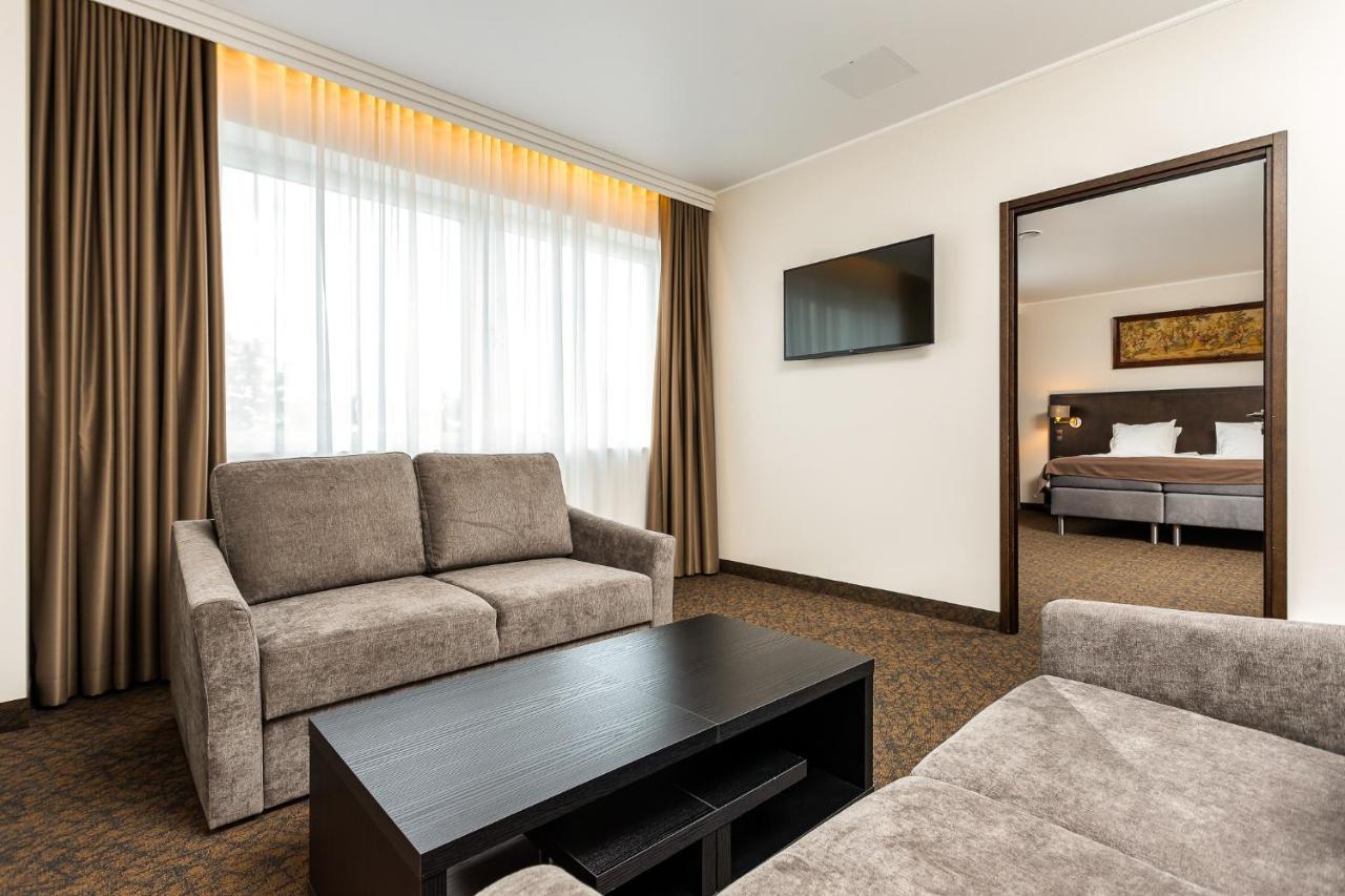 Adoryal Hotell Tallinn Exterior photo