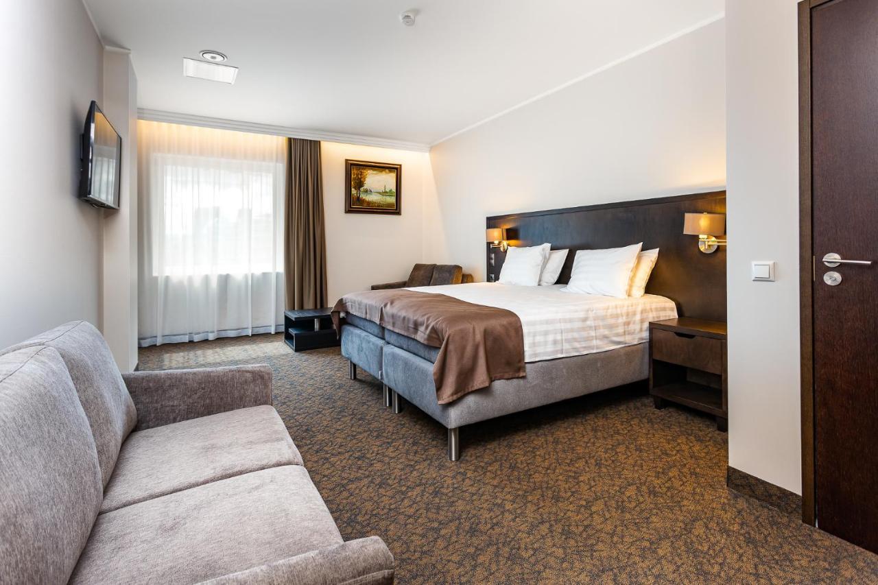 Adoryal Hotell Tallinn Exterior photo