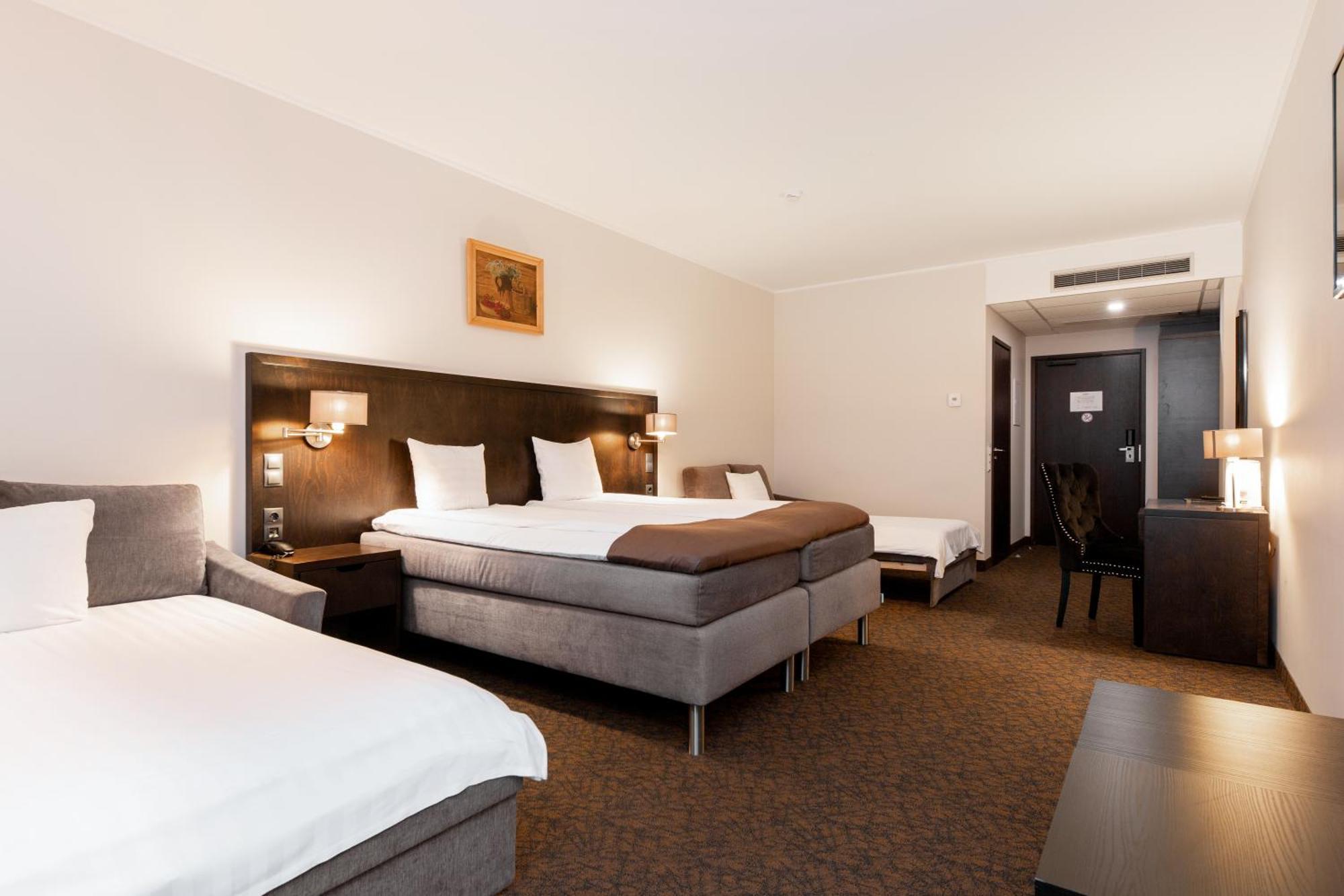 Adoryal Hotell Tallinn Exterior photo