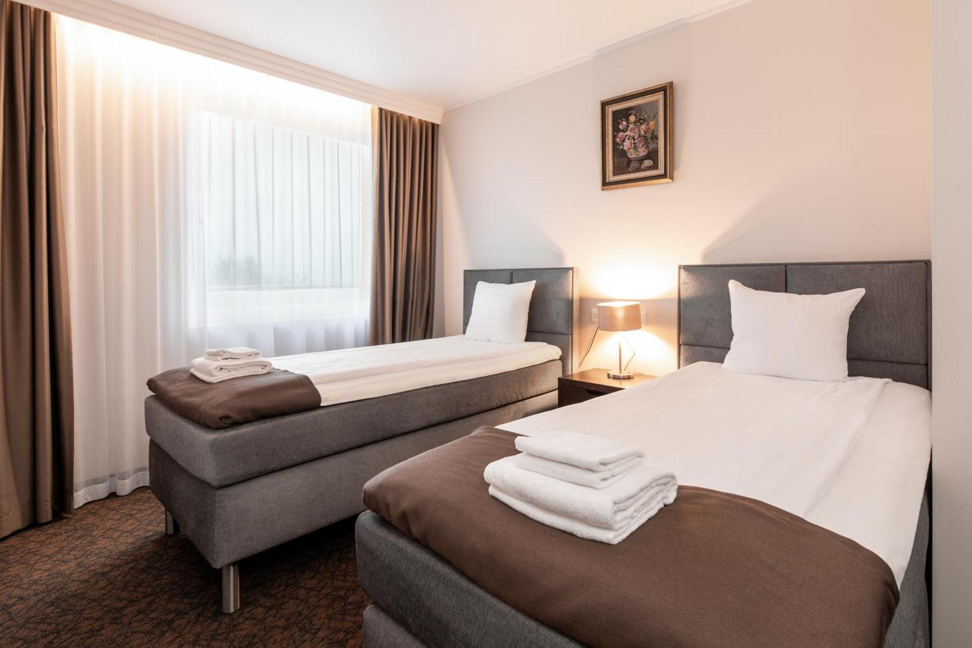 Adoryal Hotell Tallinn Exterior photo