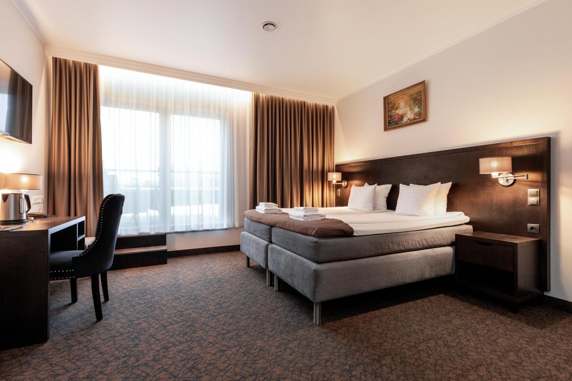 Adoryal Hotell Tallinn Exterior photo