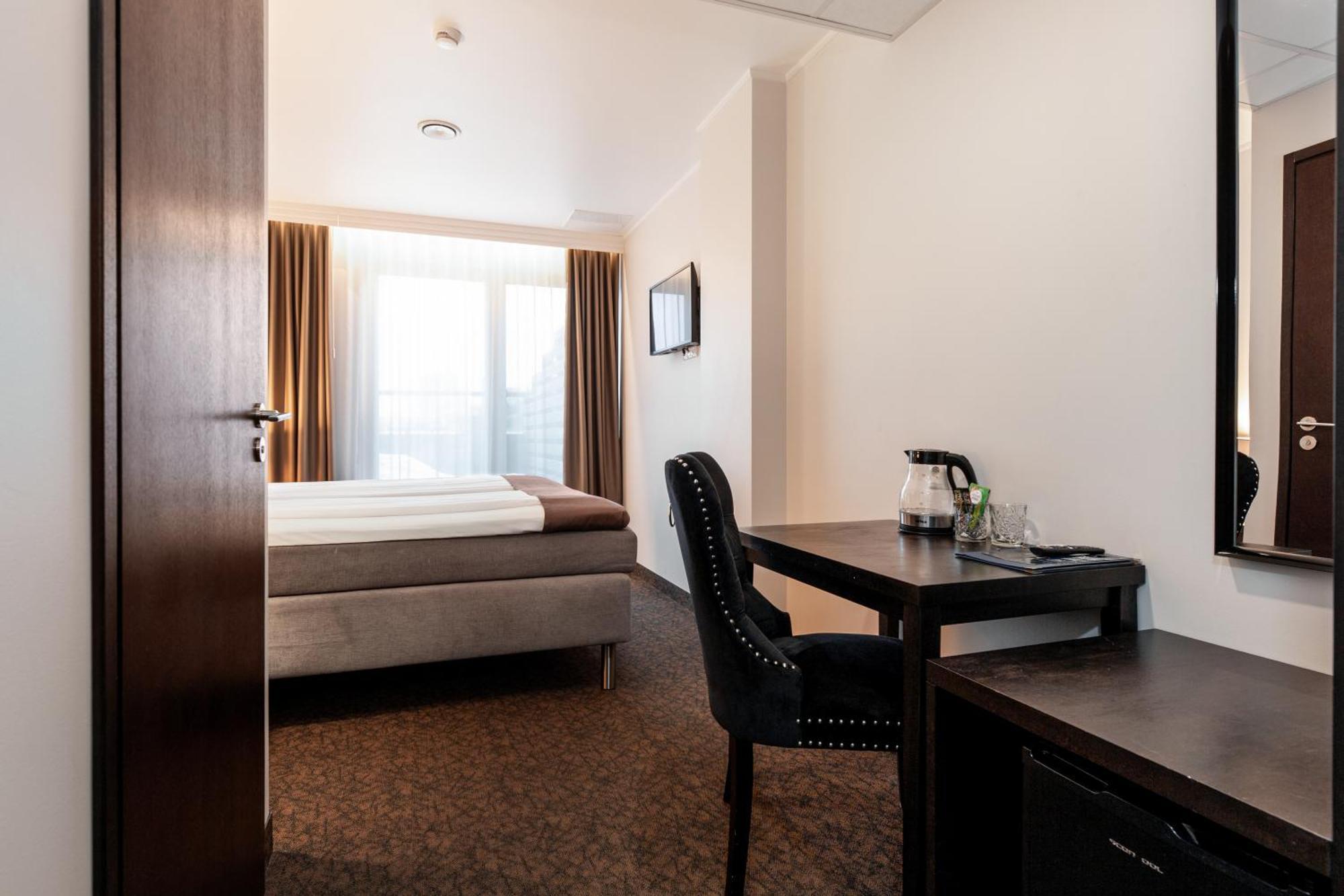 Adoryal Hotell Tallinn Exterior photo