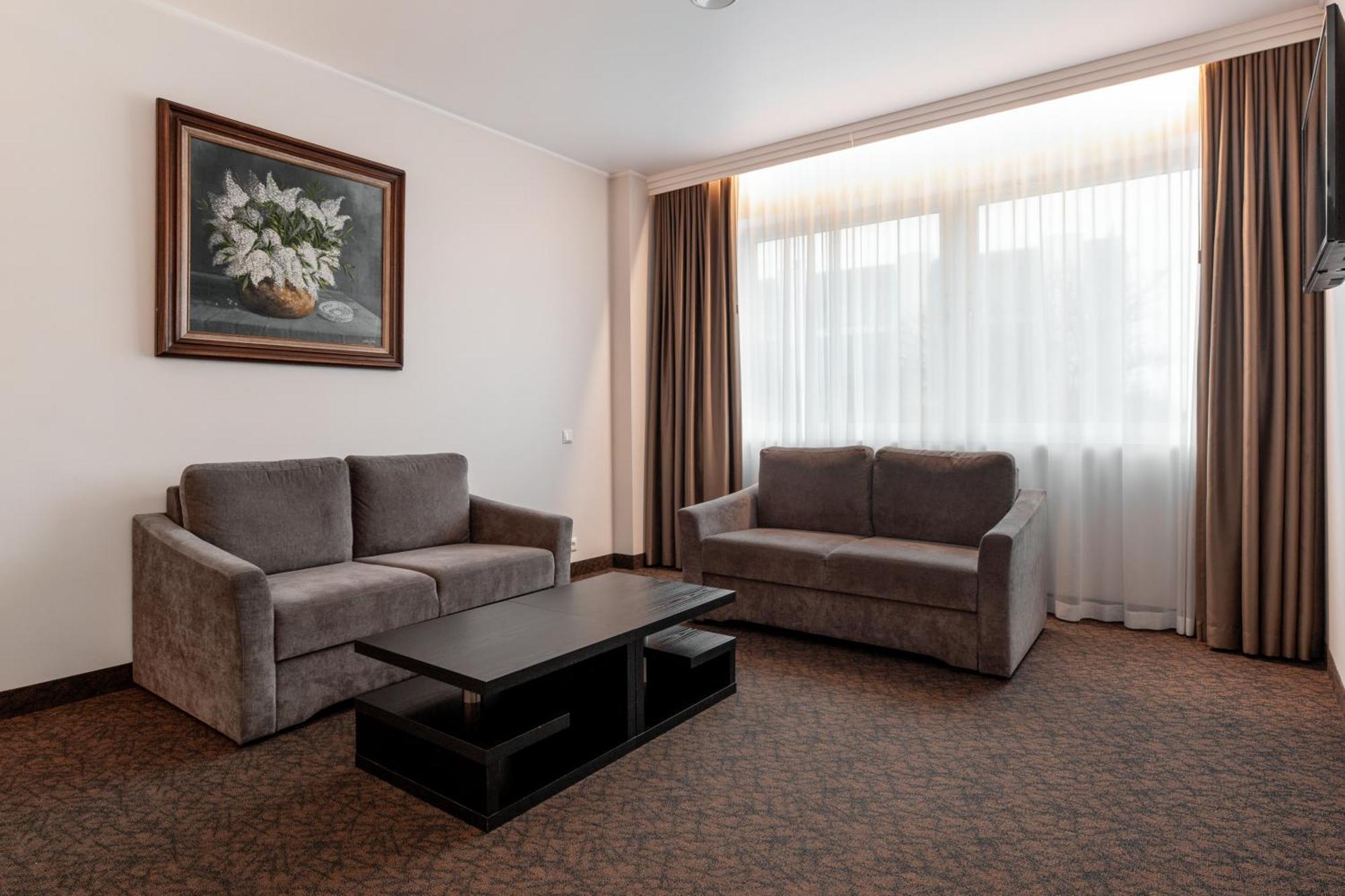 Adoryal Hotell Tallinn Exterior photo